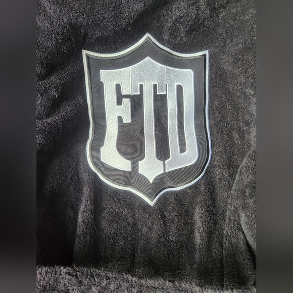 FTD Bathrobe - Picture 4 of 9